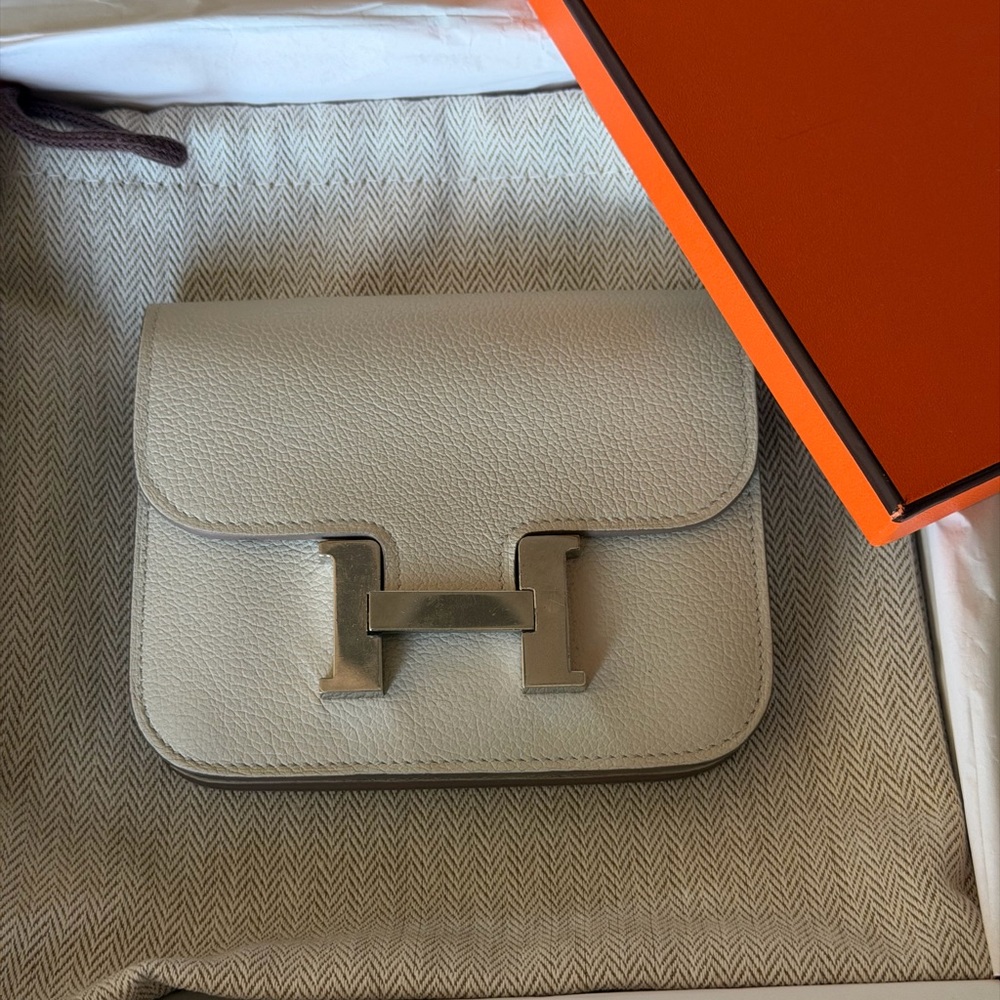 Hermes Beton Compact Slim Constance Wallet w/box and dust bag